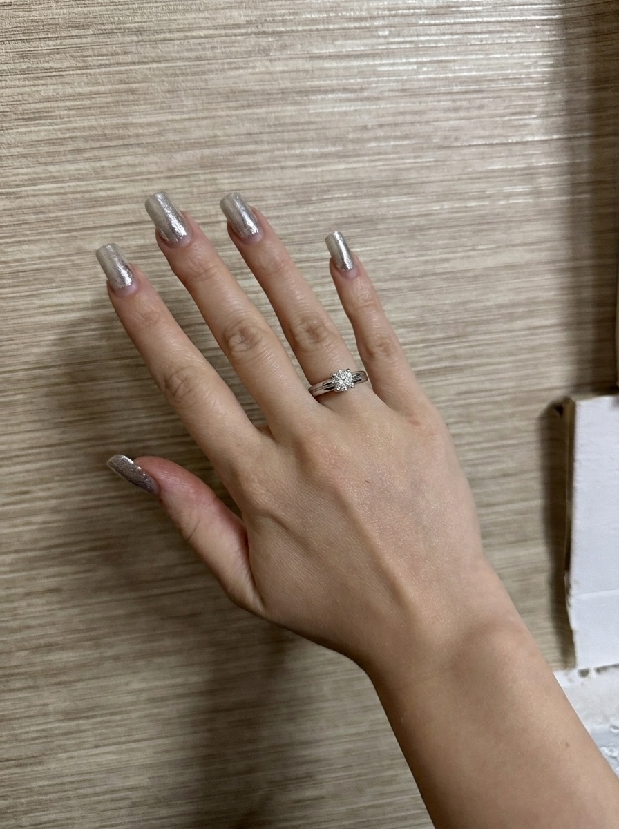 Помолвочное кольцо с бриллиантом 0.3 ct.