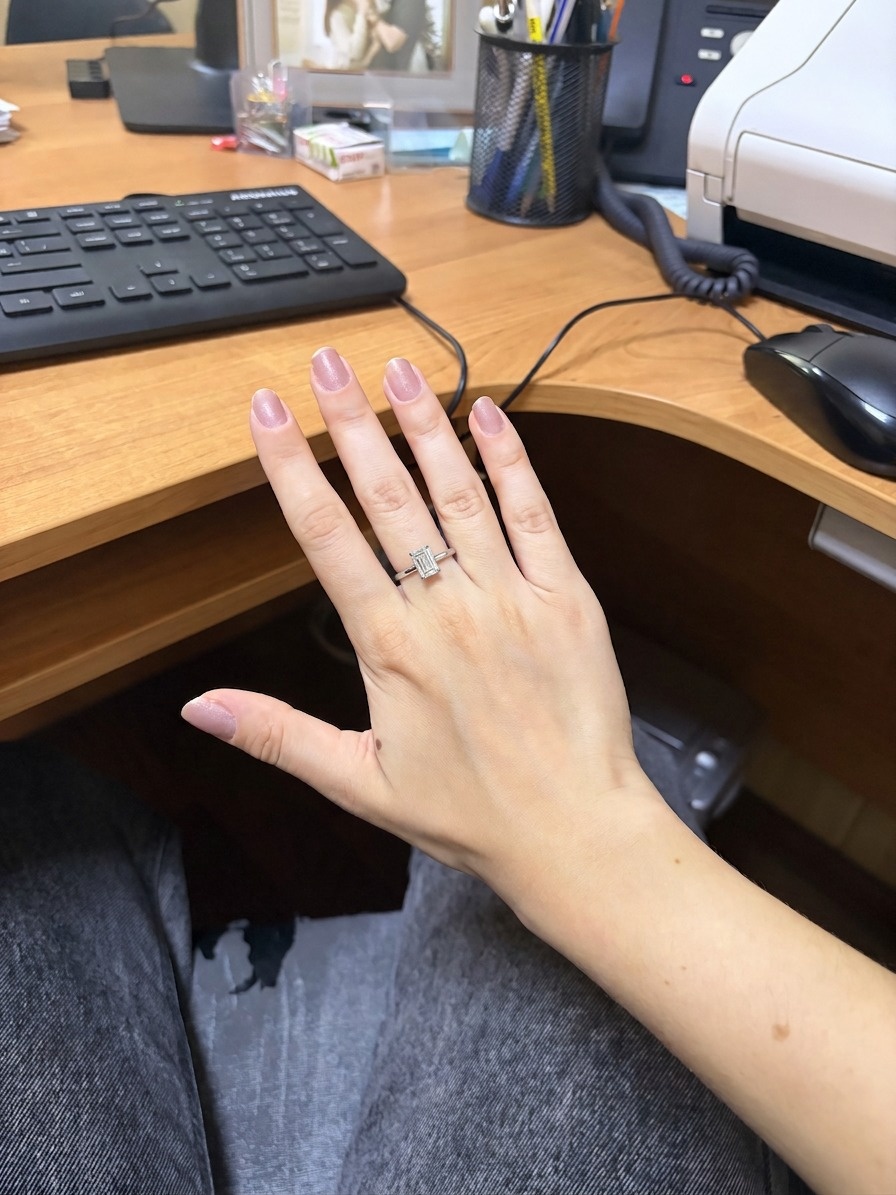 Кольцо с бриллиантом 0.5 ct. в огранке «Эмеральд»