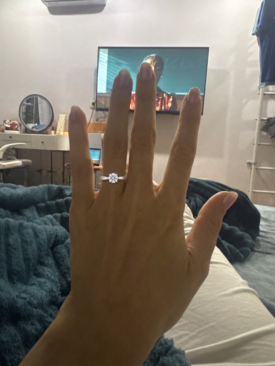 Помолвочное кольцо с бриллиантом 0.3 ct.