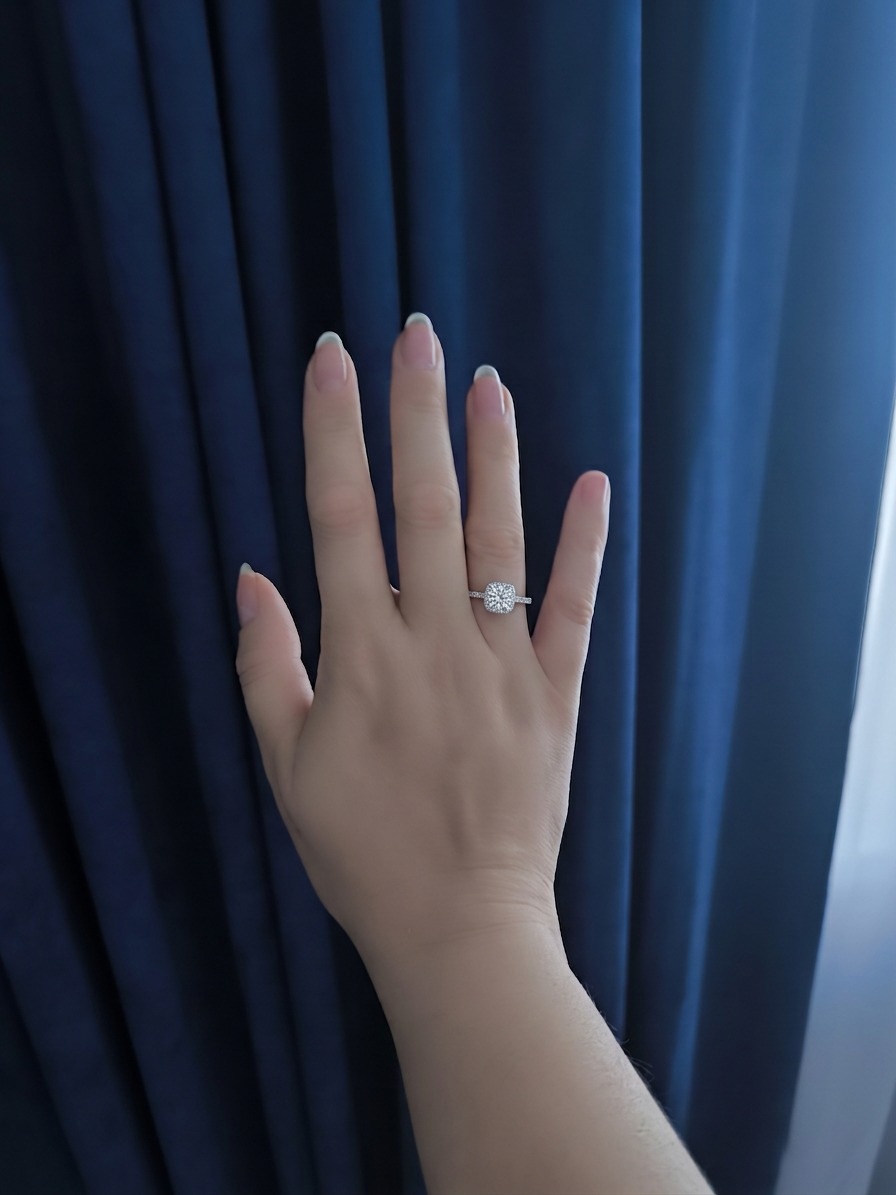 Дизайнерское кольцо 0.6 ct. с россыпью бриллиантов