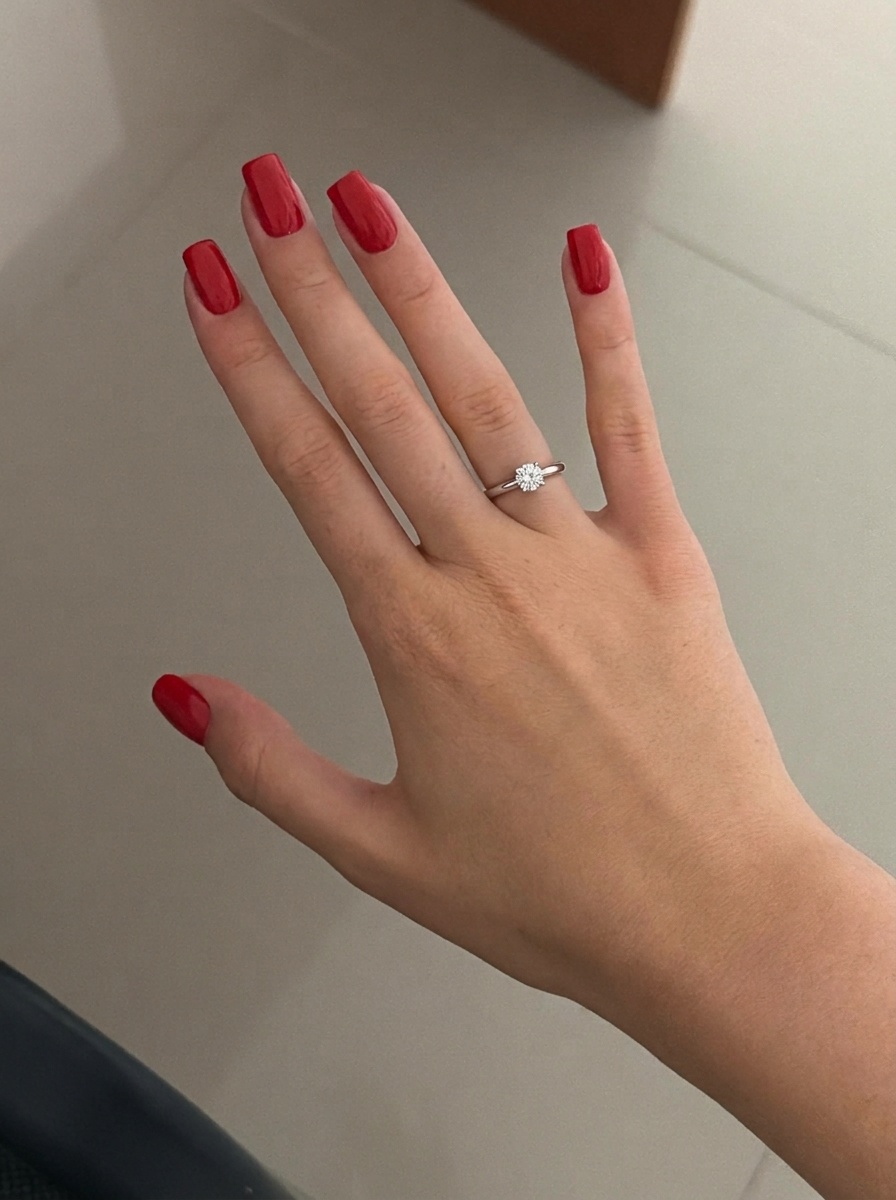 Помолвочное кольцо с бриллиантом 0.3 ct.
