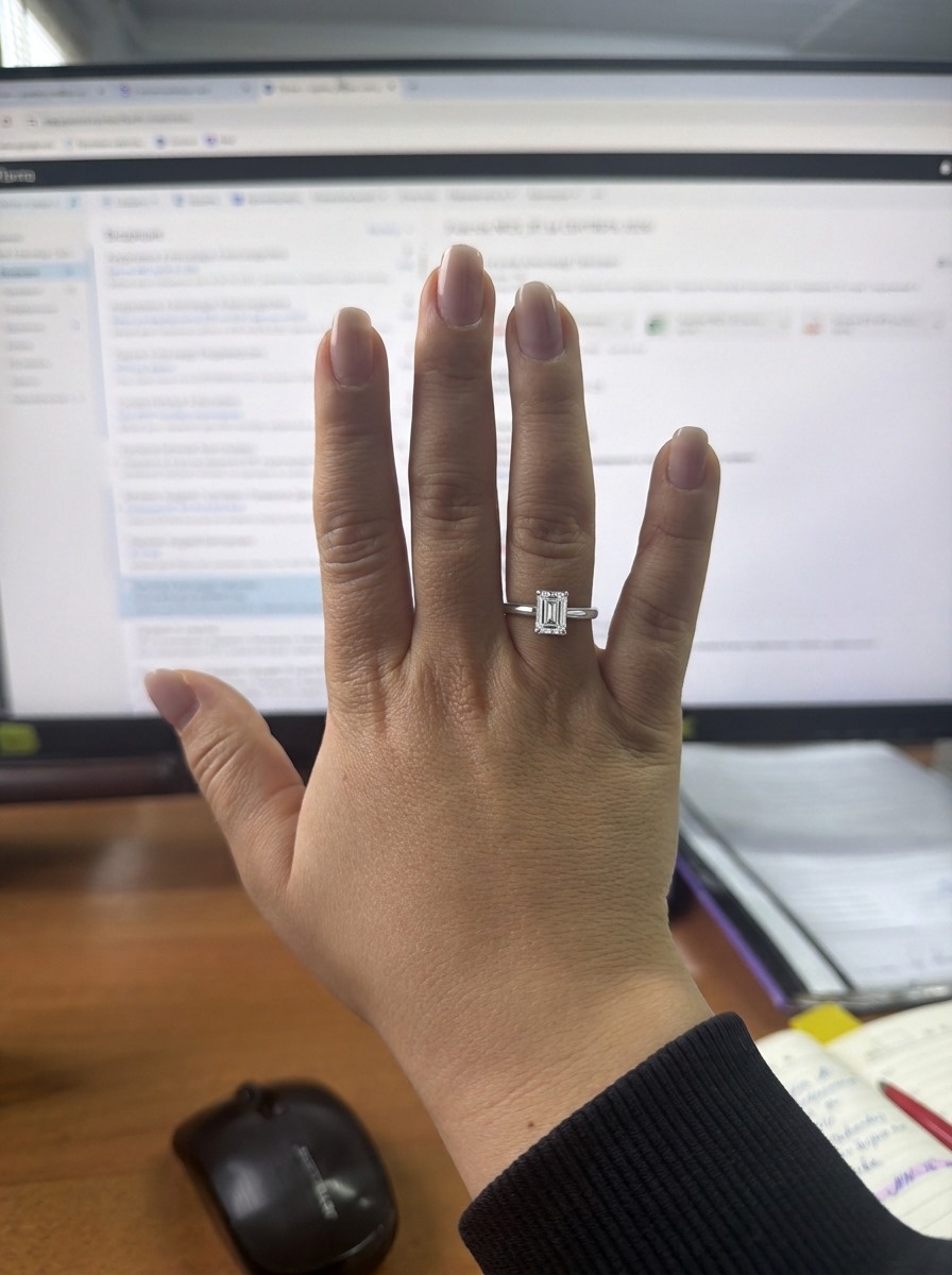 Кольцо с бриллиантом 0.5 ct. в огранке «Эмеральд»