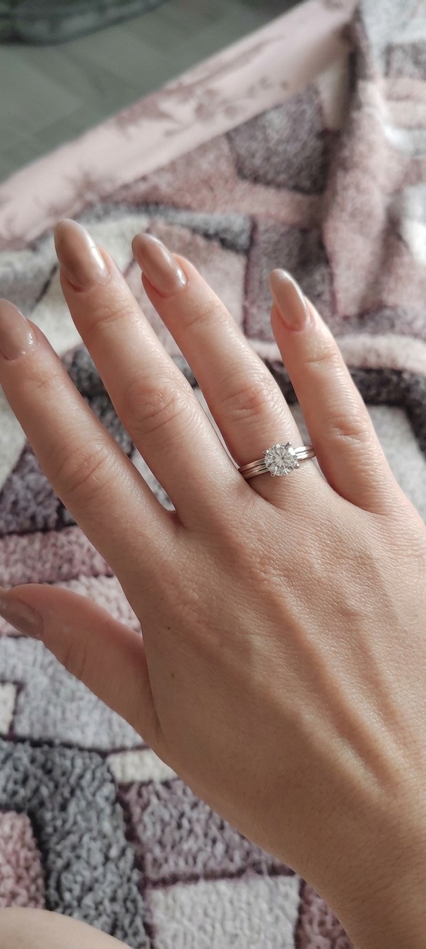 Помолвочное кольцо с бриллиантом 0.3 ct.