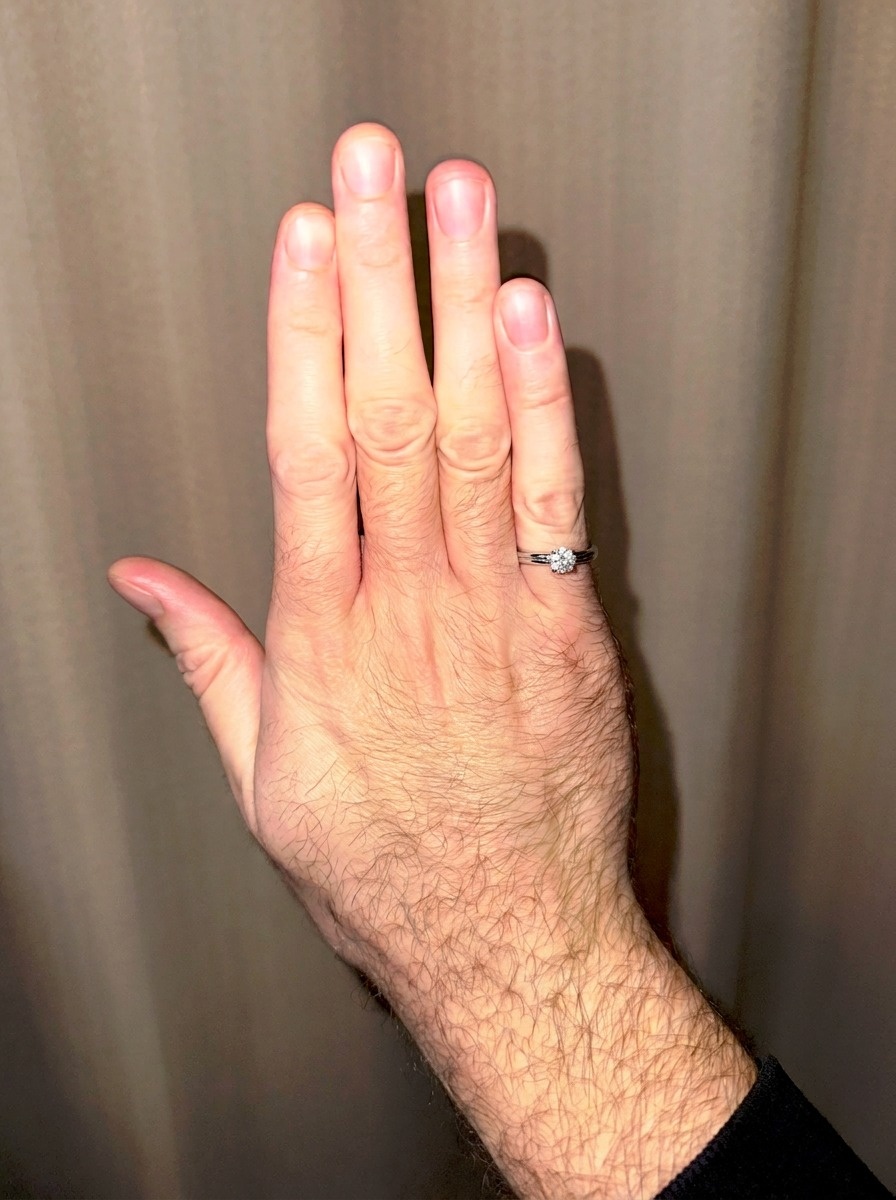 Помолвочное кольцо с бриллиантом 0.3 ct.