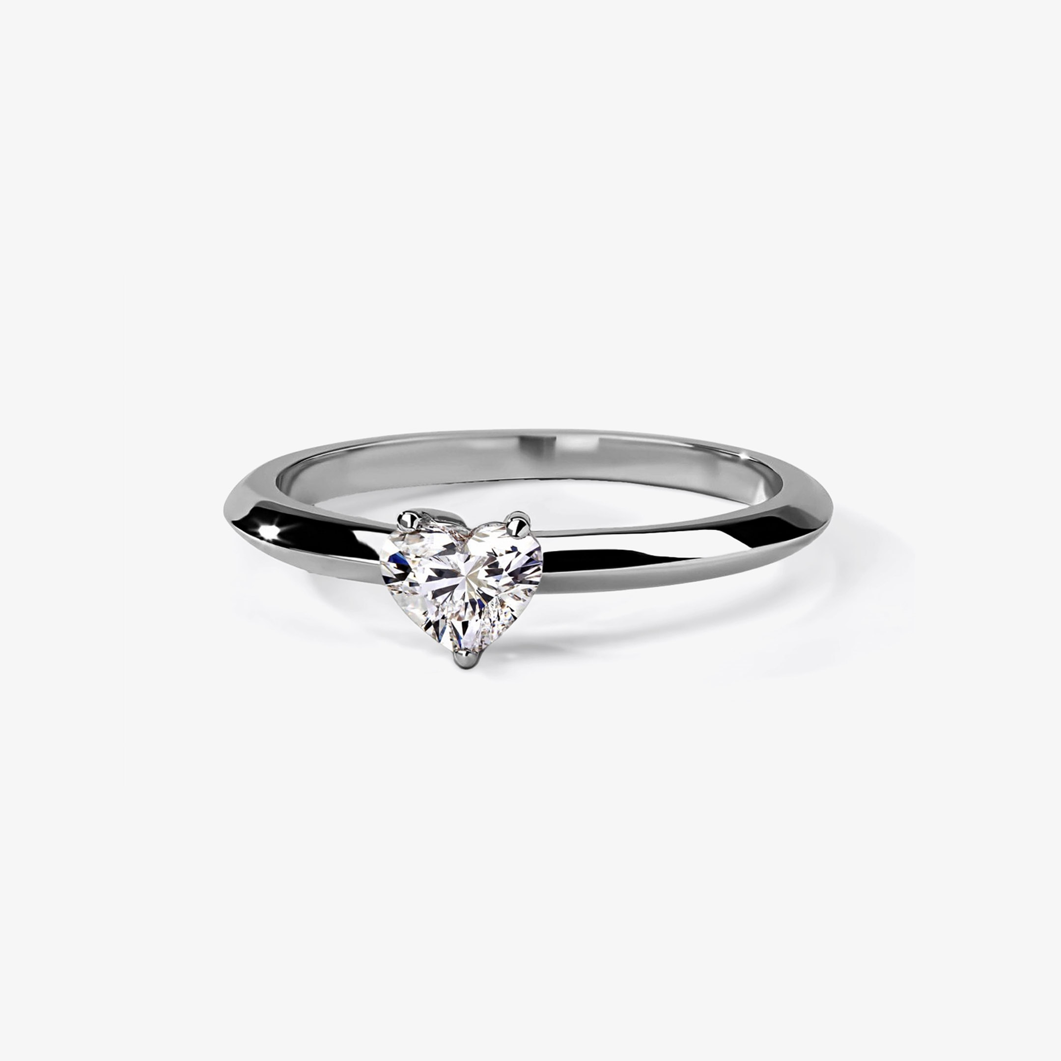 Кольцо с бриллиантом 0.3 ct. в огранке «Сердце»