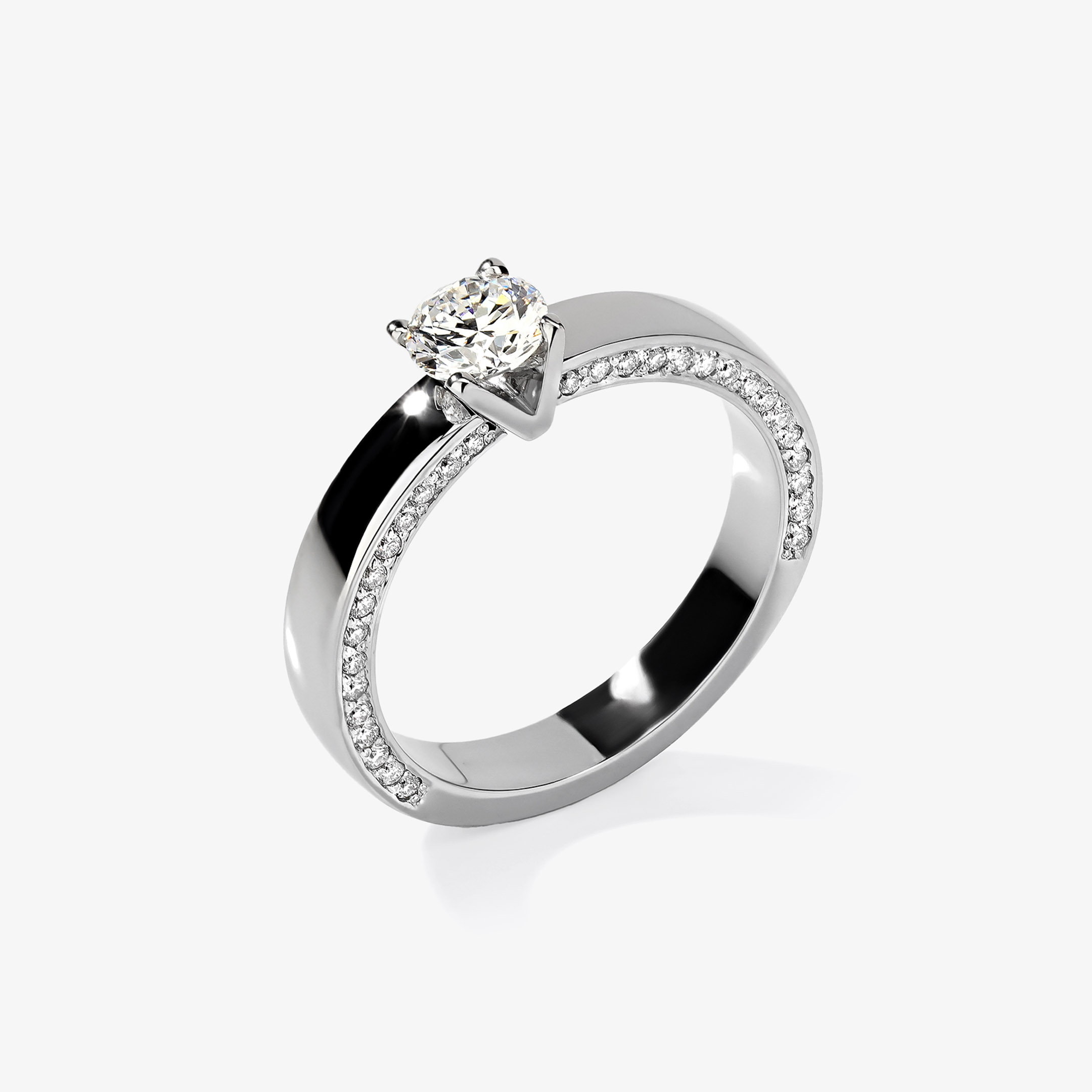 Помолвочное кольцо 0.5 ct. со вставками бриллиантов
